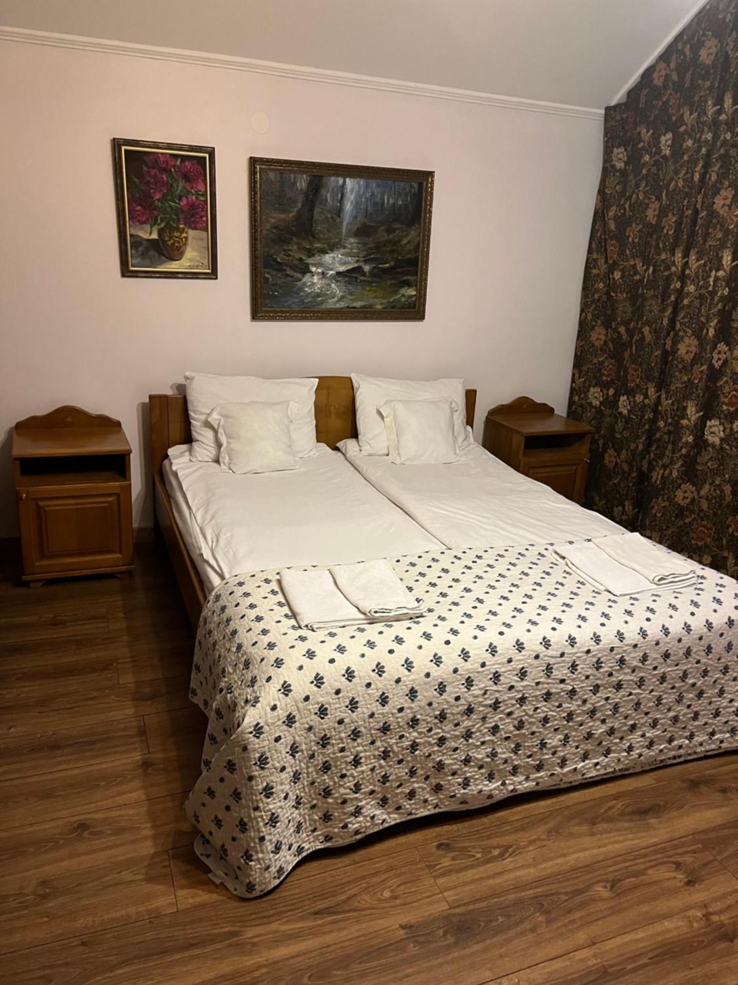 Hotel Adonis Užhorod Exteriér fotografie