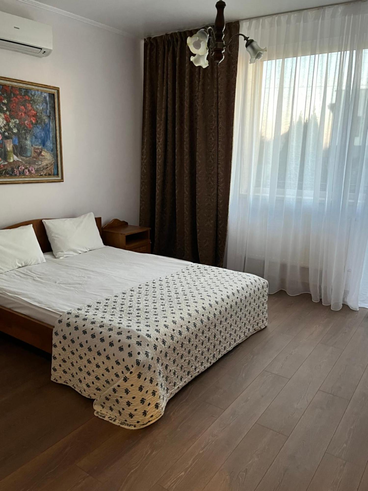 Hotel Adonis Užhorod Exteriér fotografie