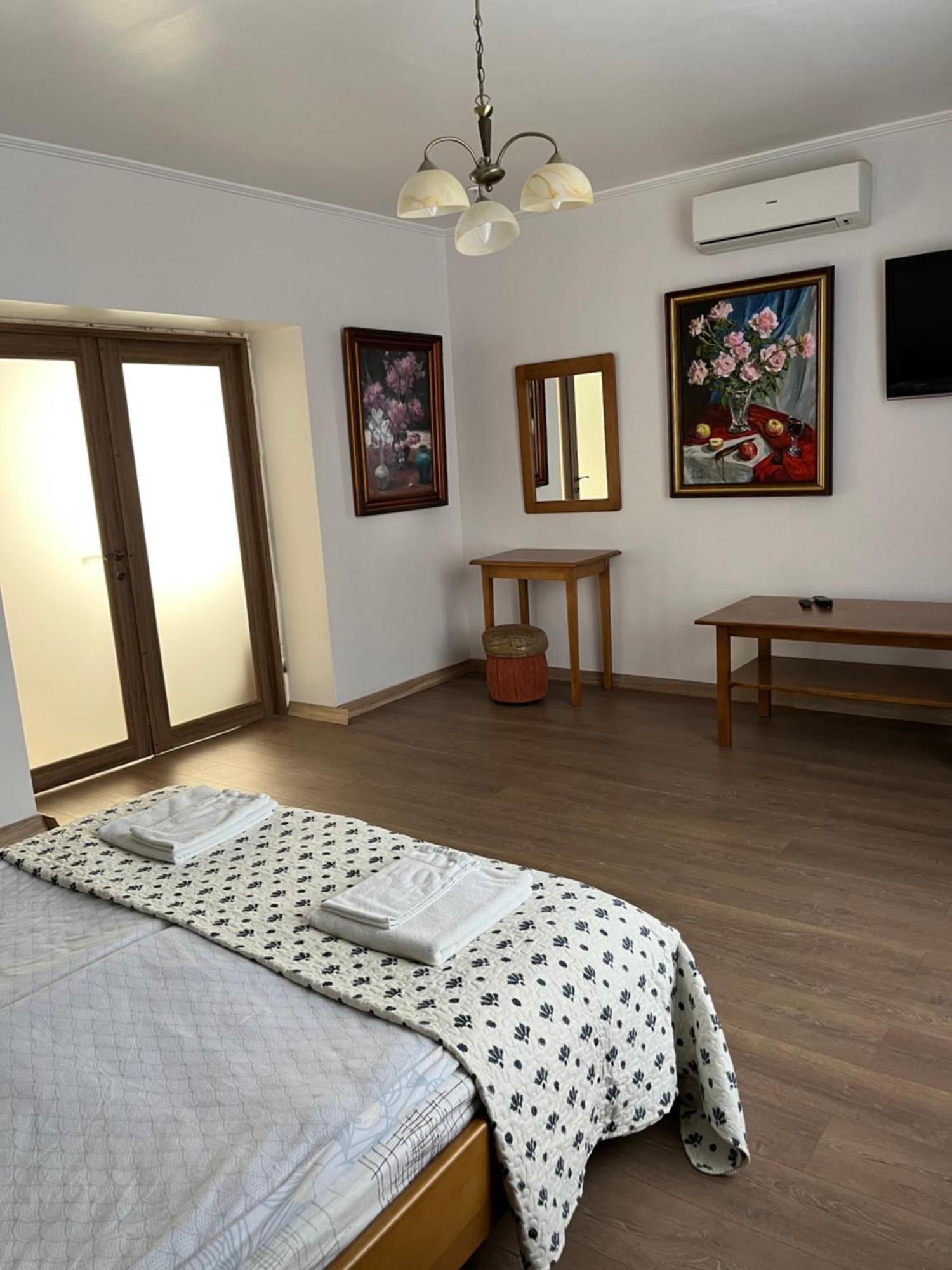 Hotel Adonis Užhorod Exteriér fotografie